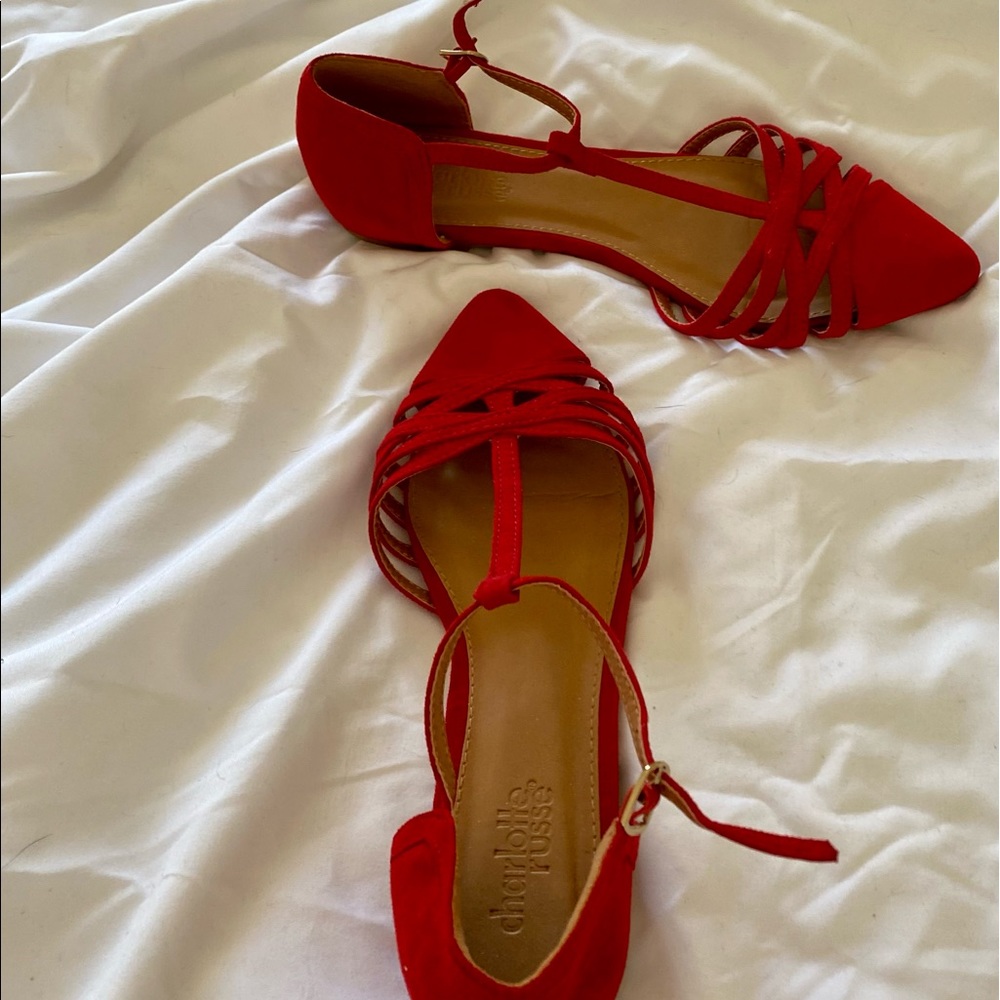 Gently used flats. No box. Dog friendly home.